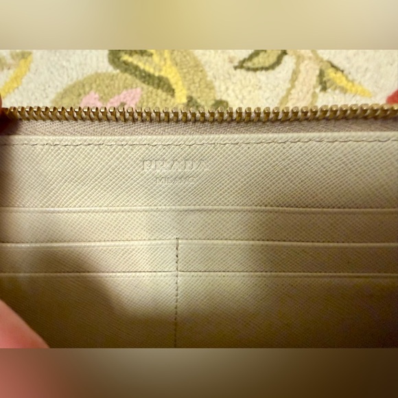PRADA Gray Beige Saffiano 100% Leather Zip Around Continental Wallet - Picture 11 of 16